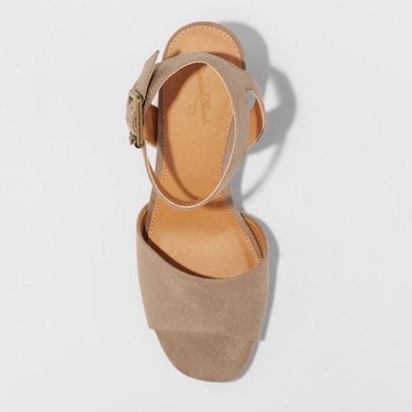 Taupe Microsuede 1/4 Strap Heeled Pump Sandals NWT - Picture 3 of 5